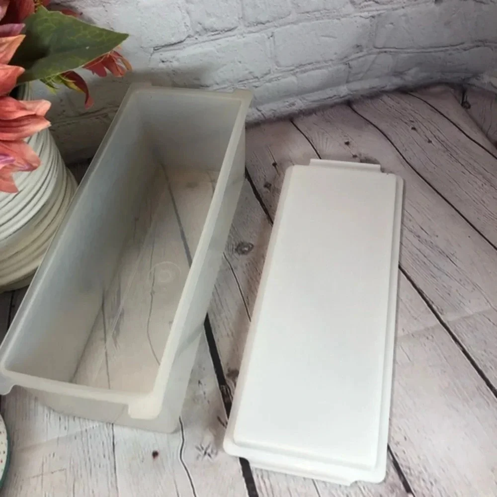 Vintage Tupperware 2LB cheese saver